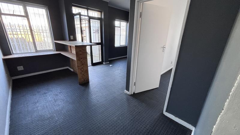 To Let Commercial Property for Rent in Montague Gardens Western Cape